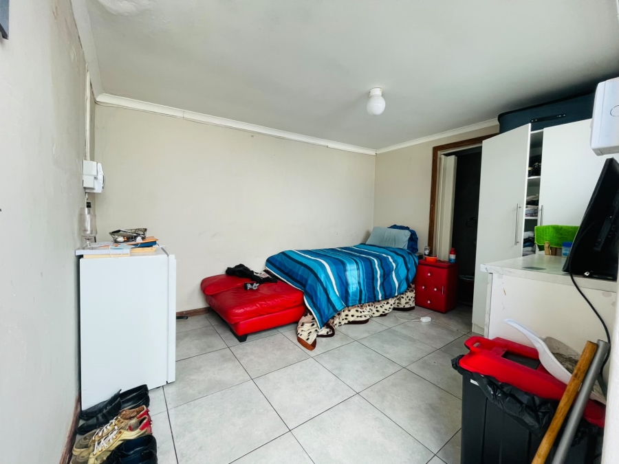 6 Bedroom Property for Sale in Quigney Eastern Cape
